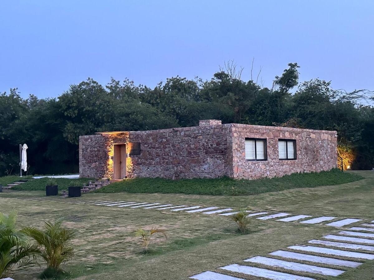Kesar Farm House On The Lake أُودايبور المظهر الخارجي الصورة